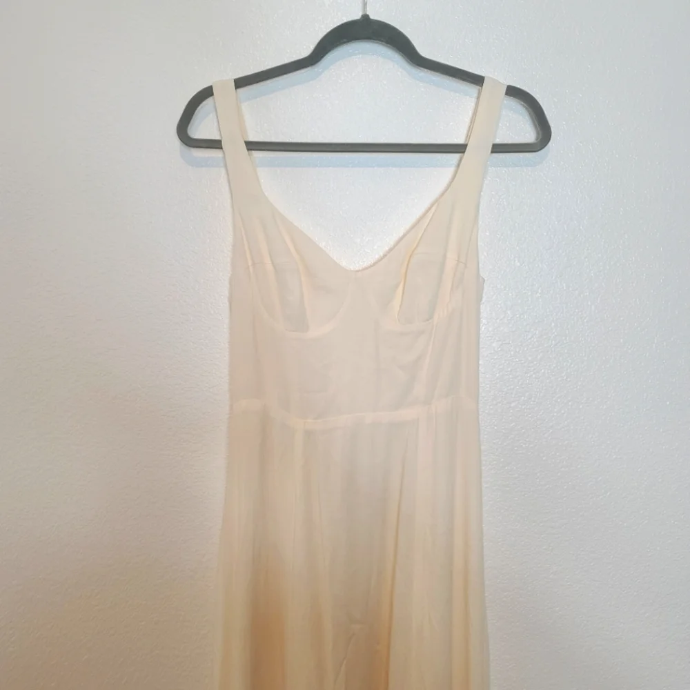 Reformation Lecce Maxi Crepe Sweetheart Neckline Gown Wedding Dress in I… - Picture 4 of 12